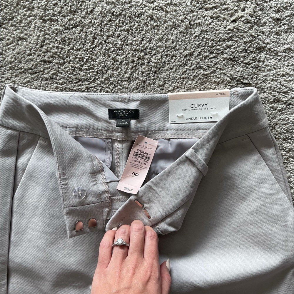 NWT Ann Taylor Curvy Ankle Pant Petite
